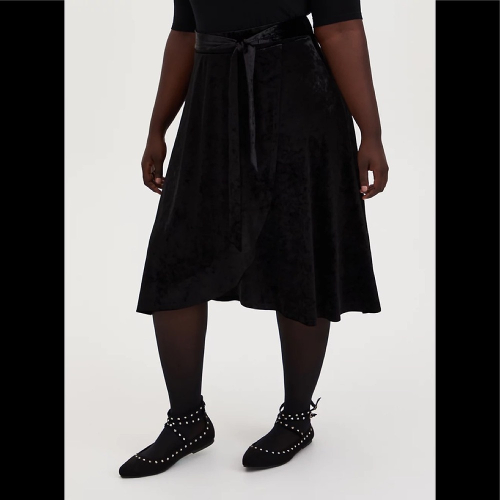 Torrid Black Crushed Velvet Wrap Midi Skirt Size 2X